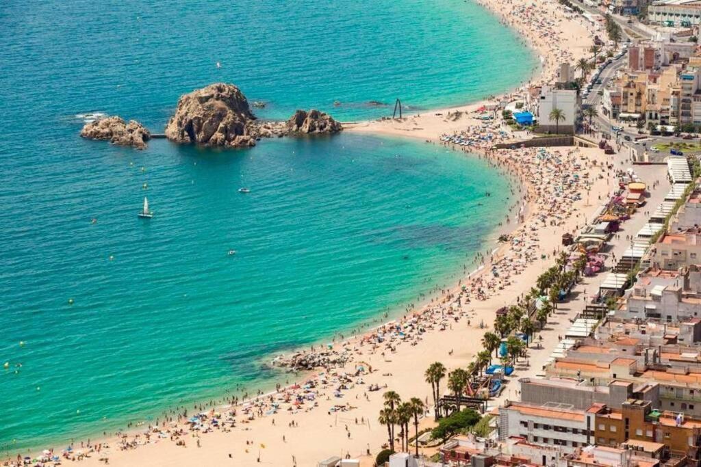 Apartamento Con Piscina En El Centro De Blanes Exterior foto
